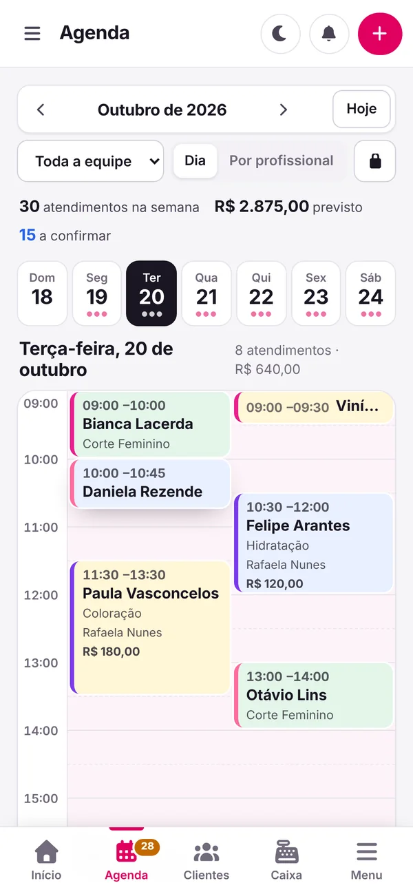 A mesma agenda no celular, com a barra de Início, Agenda, Clientes, Caixa e Menu.
